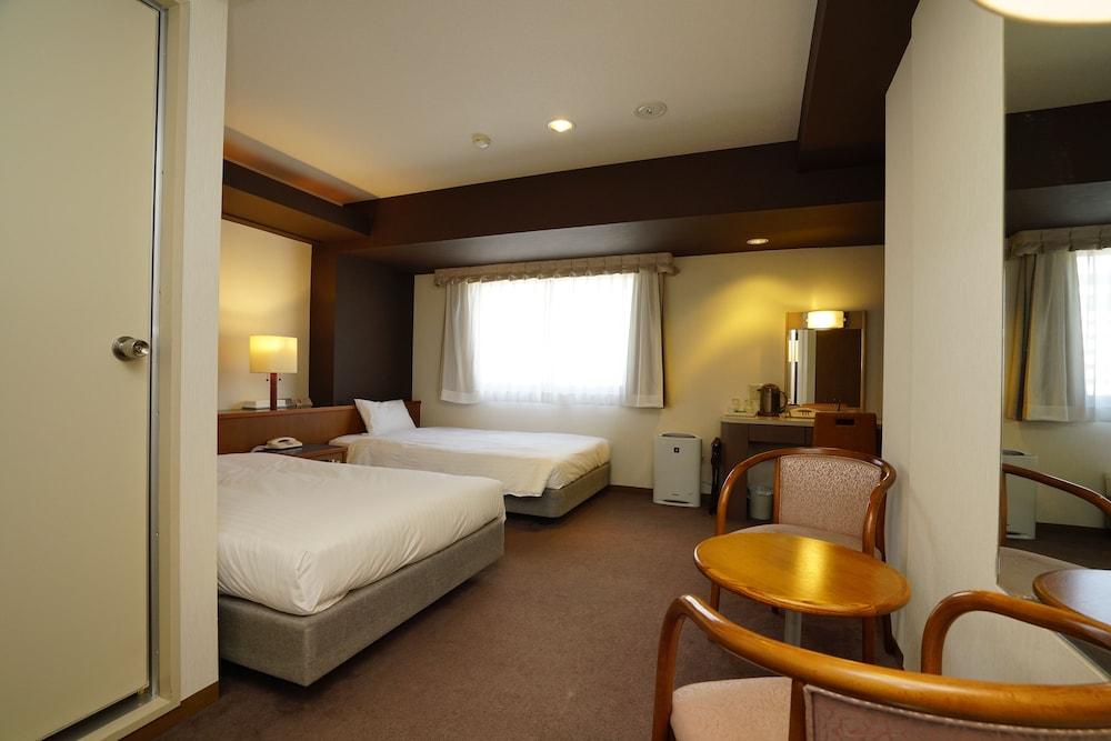 Fukuoka Toei 3*